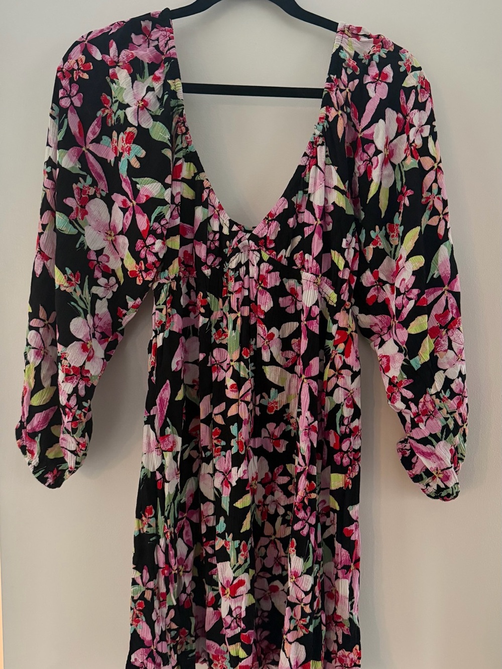 Roxy Black Floral V-Neck Long Sleeve Tunic - Pink & Green